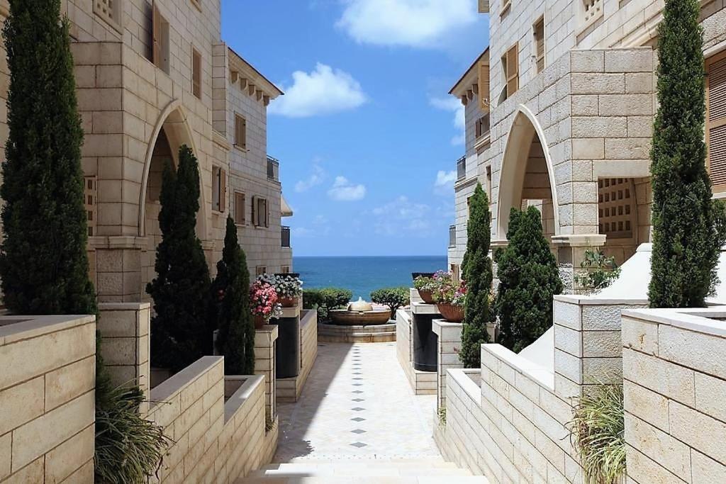 Апартаменты Deluxe 2Br Apt W Pool In Historical Jaffa By Sea N' Rent Тель-Авив Экстерьер фото